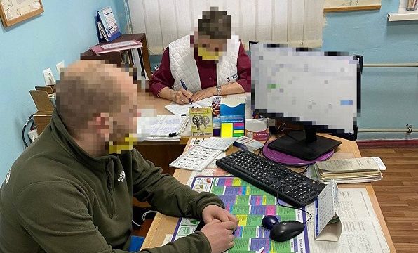 У Києві правоохоронці викрили схему фейкової вакцинації від COVID-19