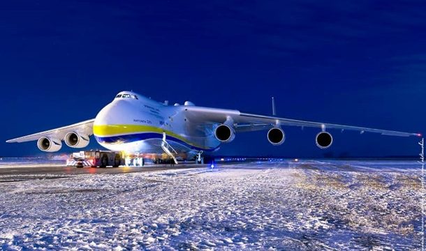 Російські військові знищили найбільший у світі літак Ан-225 