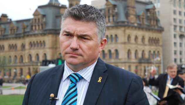 Депутат та тіньовий міністр оборони Канади закликає збільшити військову та фінансову допомогу Україні