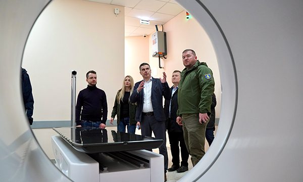 Незабаром на Полтавщині запрацює апарат, який лікує онкологію, не зачіпаючи здорові тканини, – голова Полтавської ОВА Дмитро Лунін
