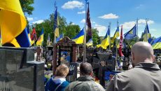 У Києві довкола поховань Героїв на Лісовому цвинтарі не вщухають скандали