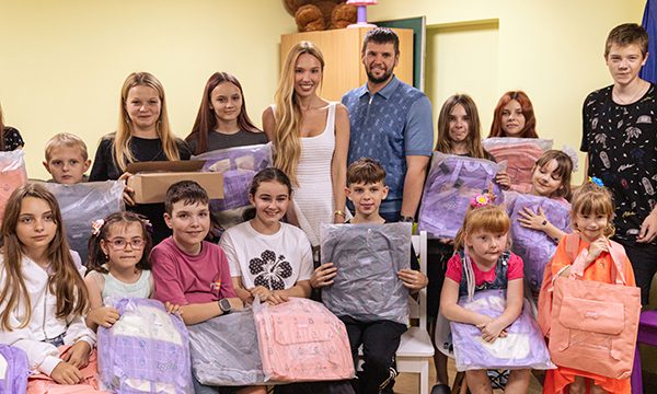 Власник мережі DOMINO Антон Шухнін підтримав понад сто сімей з дітьми, які втратили житло через війну